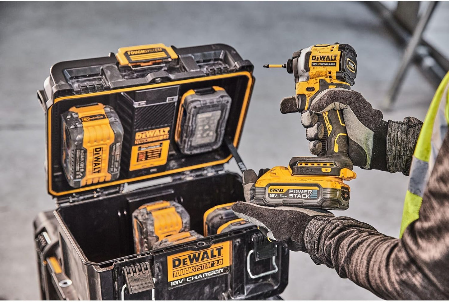 Double XR 18V / FLEXVOLT 4A Charger DWST83471-QW